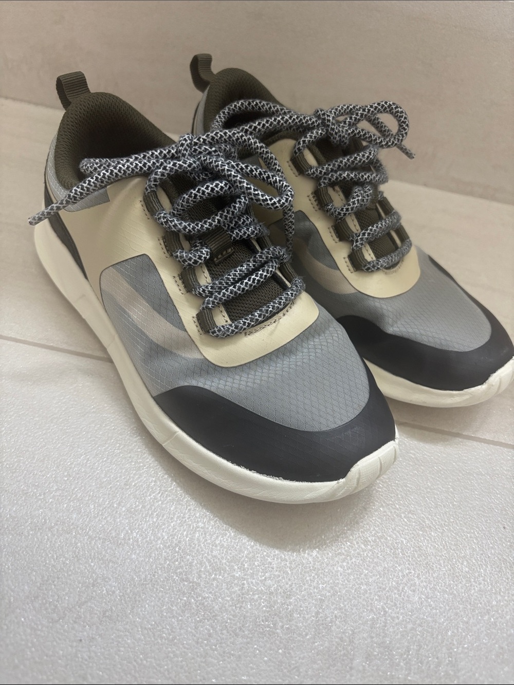 Target Men's Gray, Cream & Black Casual Sneakers